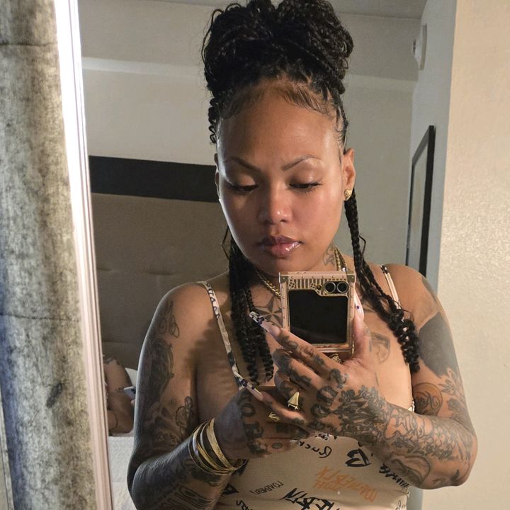 Profile Picture of Alicia Stovall (@happyhourwithalicia) on Tiktok