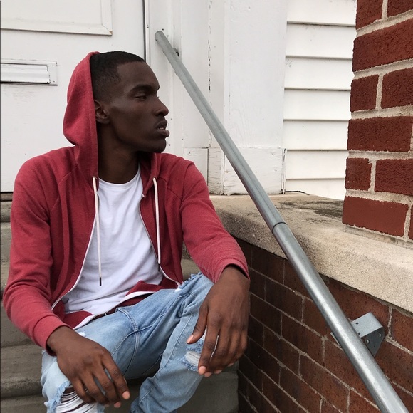 Profile Picture of Devon Brunson (@brunson215) on Poshmark