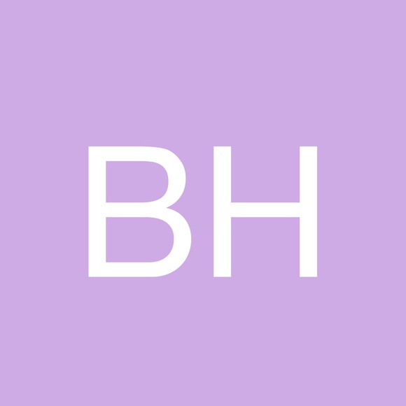 Profile Picture of Blair Howard (@blairhoward156) on Poshmark
