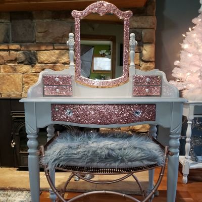 Profile Picture of Crystal Massey (@Crystal18378100) on Twitter