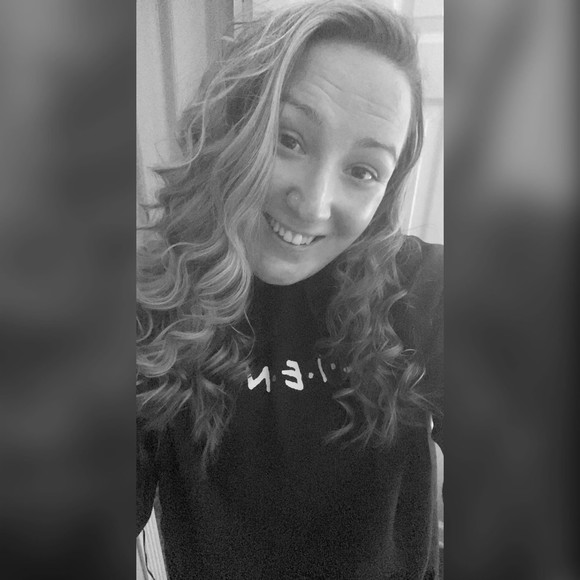 Profile Picture of Samantha Collier (@samanthacoll333) on Poshmark