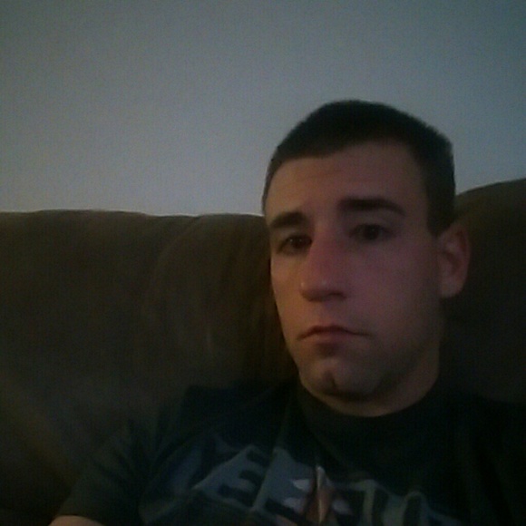 Profile Picture of Brent Fowler (@bdub2592) on Poshmark