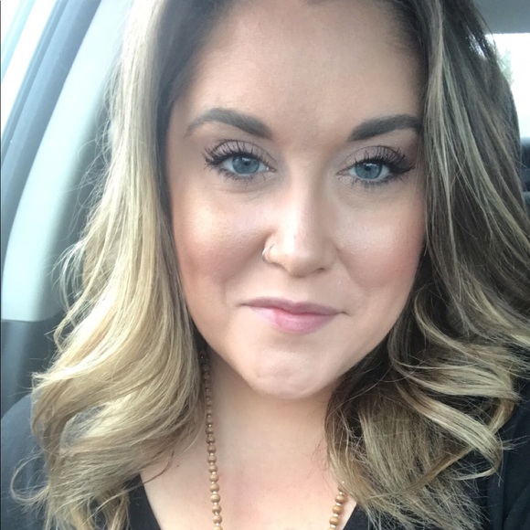 Profile Picture of Bernadette Bouchard (@bmbouchard792) on Poshmark