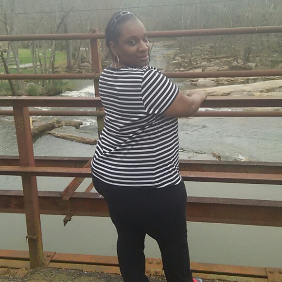 Profile Picture of Pamela Giles (@mylove41) on Poshmark