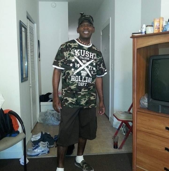 Profile Picture of Glenn Turner (@gt222788) on Poshmark