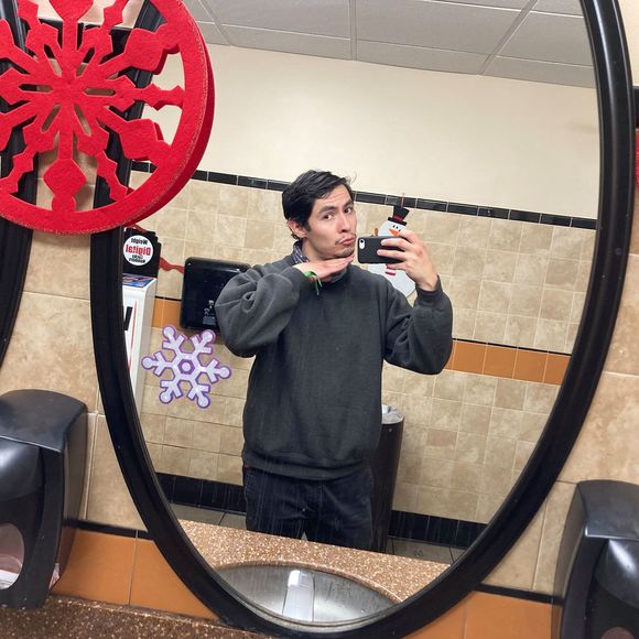 Profile Picture of Alex Manriquez (@alex_manriquez) on Poshmark