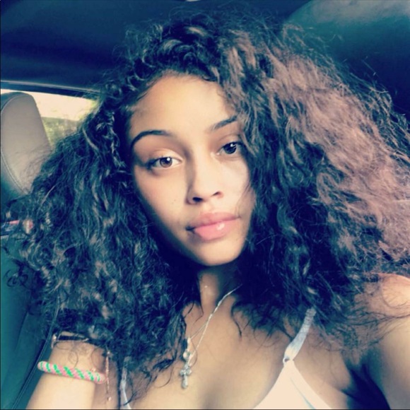 Profile Picture of Devin Vance (@devinjenise) on Poshmark
