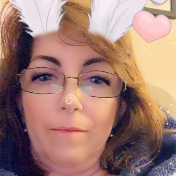 Profile Picture of C Dibattista (@catcat50) on Poshmark