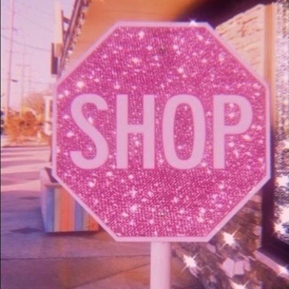 Profile Picture of Adriana Cumpian (@adriana__c19) on Poshmark