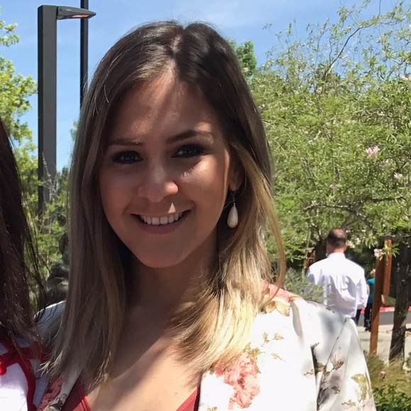 Profile Picture of Vianca Solimano (@viancays) on Poshmark