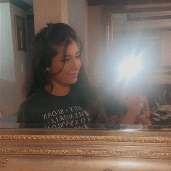 Profile Picture of Loretta Acker (@loretta1825) on Poshmark