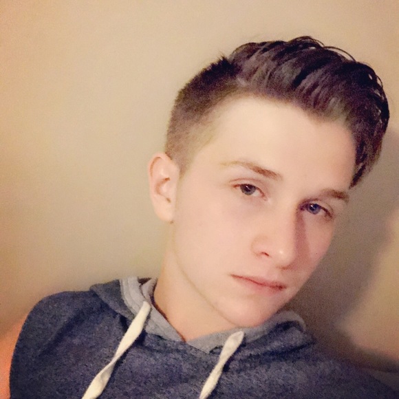 Profile Picture of Cody Sperry (@crsperry1) on Poshmark