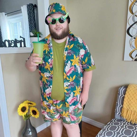 Profile Picture of Brandon Blackler (@beeblack143) on Poshmark