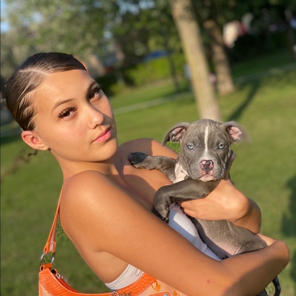 Profile Picture of Rebecca James (@rjbxbyy) on Poshmark