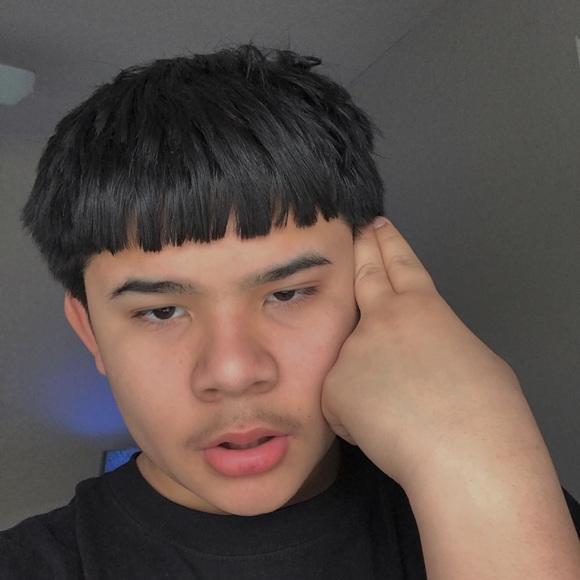 Profile Picture of Devin Soto (@d5vinn) on Poshmark