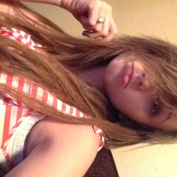 Profile Picture of Alixandria Timbs (@alixandriasuee) on Poshmark