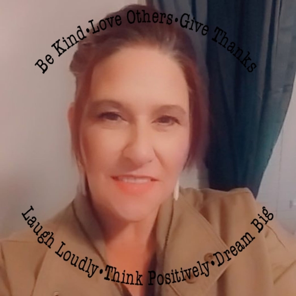 Profile Picture of Lori Winborne-buerman (@lorib0216) on Poshmark