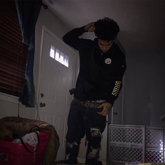 Profile Picture of D-low Dom (@dlowdom) on Poshmark