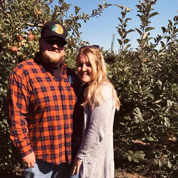 Profile Picture of Chloe Swaisgood (@chloeswaisgood) on Poshmark