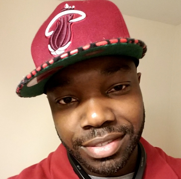 Profile Picture of Lawrence Brooks (@lawrencebb) on Poshmark