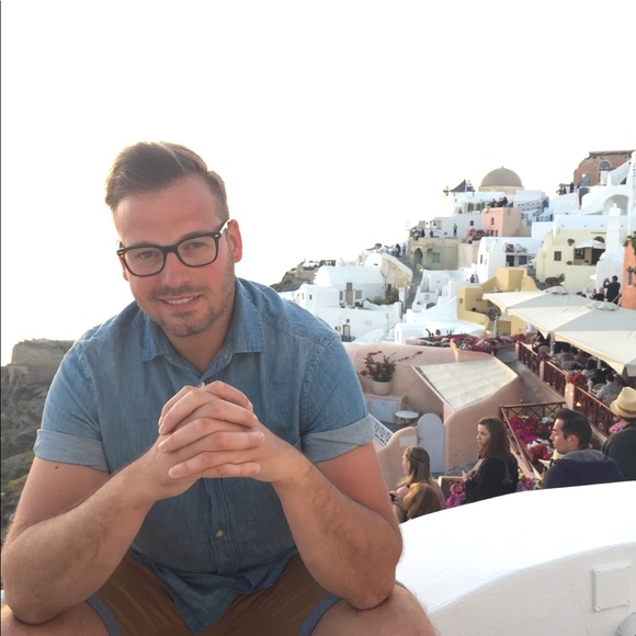 Profile Picture of Karel-john Murdoch (@poshcolor) on Poshmark