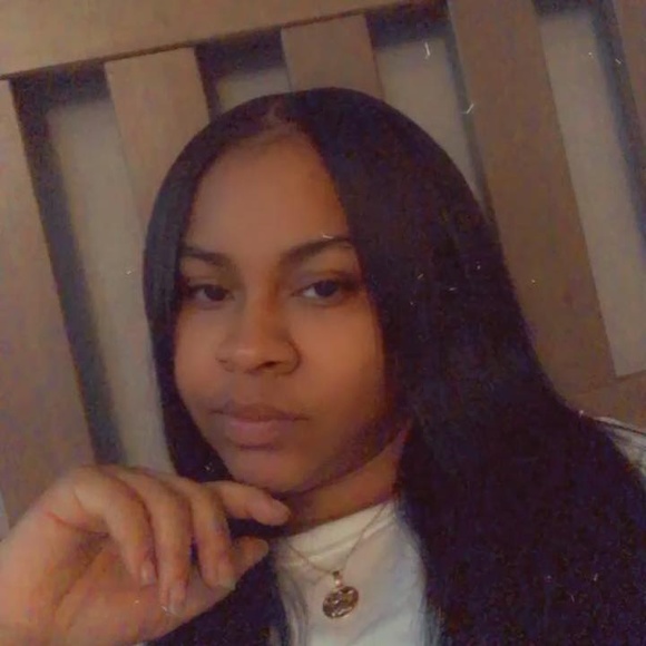 Profile Picture of Tye Andretti (@tyeandretti) on Poshmark