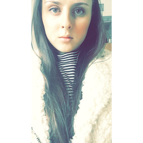 Profile Picture of Rebecca Sinski (@rsinski3) on Poshmark
