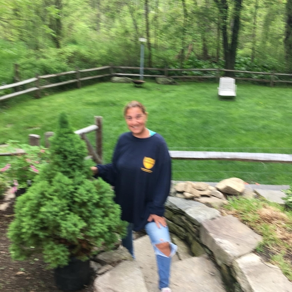 Profile Picture of Lynn Shaak (@lynnpopovich) on Poshmark