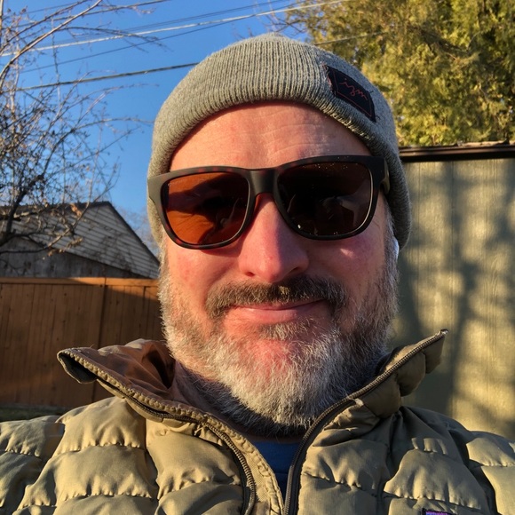 Profile Picture of Dustin Garrett (@ecoaspect) on Poshmark