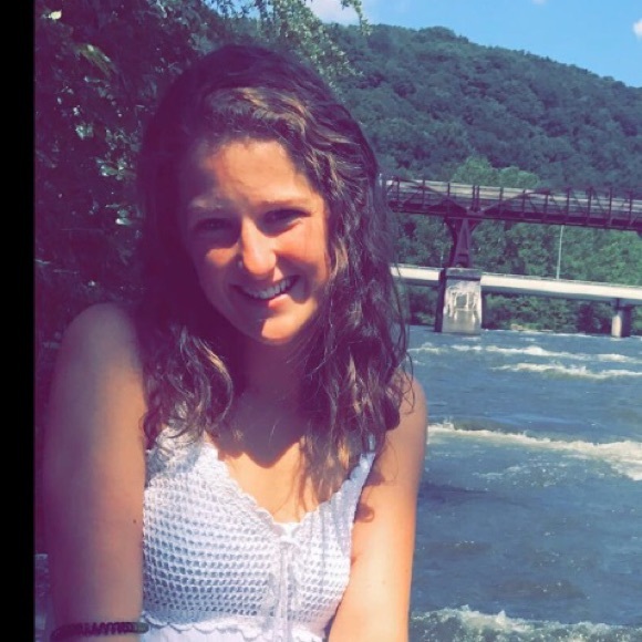 Profile Picture of Brooke Protos (@bap5362) on Poshmark