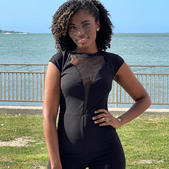 Profile Picture of Luz Torres (@tulucecita19) on Poshmark