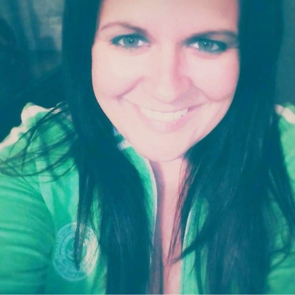 Profile Picture of Rainey Causey (@rainey_causey) on Poshmark