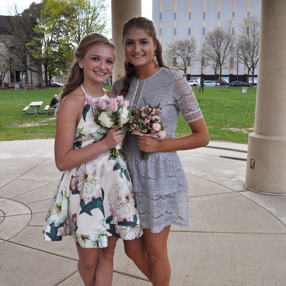 Profile Picture of Mary Cappon (@cappom14) on Poshmark