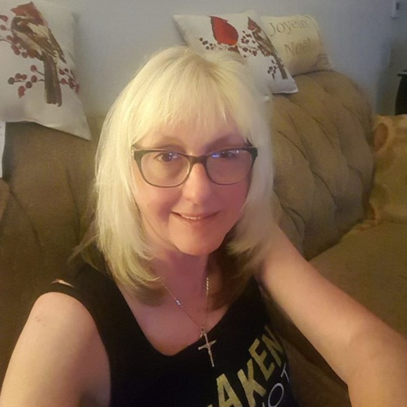 Profile Picture of Donna Zurzolo (@phillydz) on Poshmark