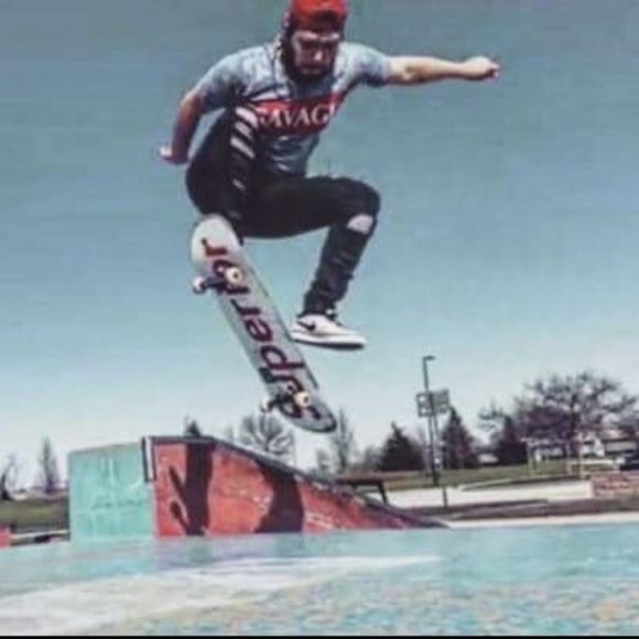 Profile Picture of Matthew Denny (@matthew_denny) on Poshmark