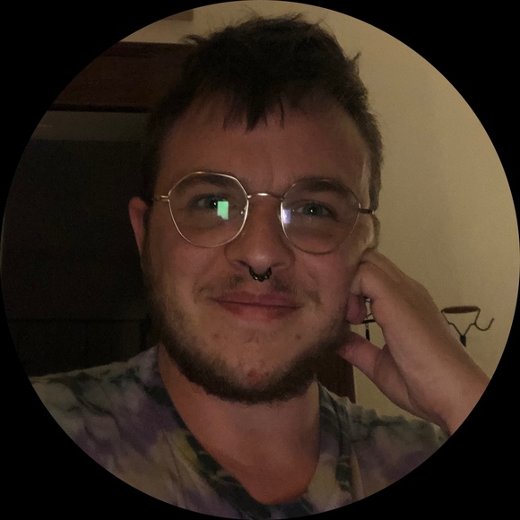 Profile Picture of Emily Swegert (@emilyswegert) on Poshmark