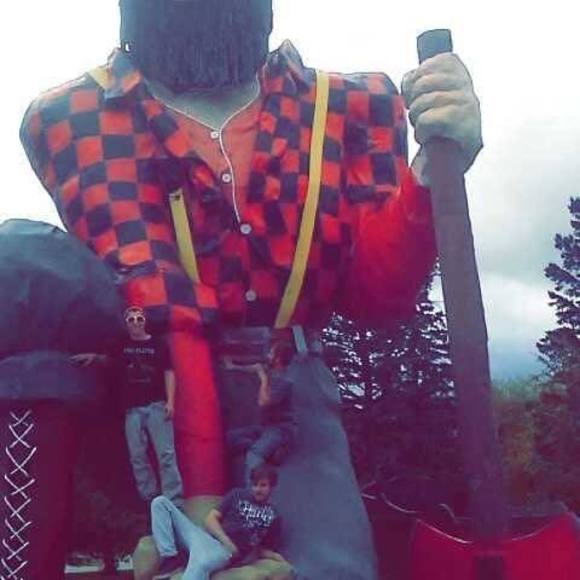 Profile Picture of Cy Dahlen (@cydahlen) on Poshmark