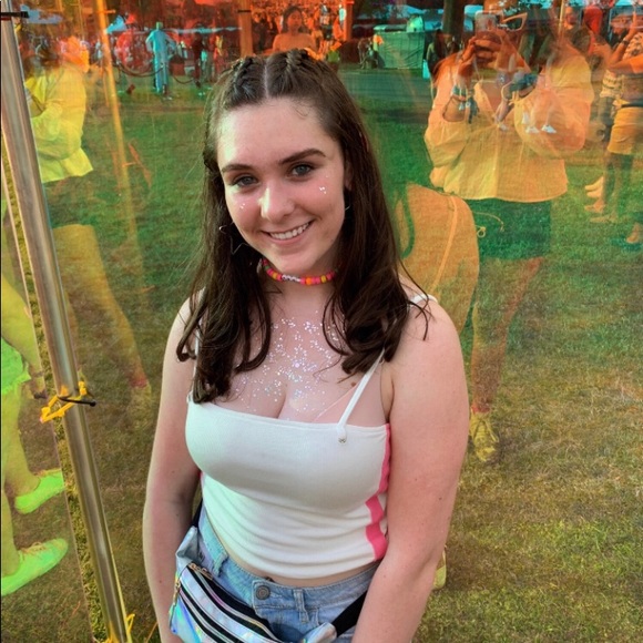 Profile Picture of Abby Reid (@abbyereid) on Poshmark