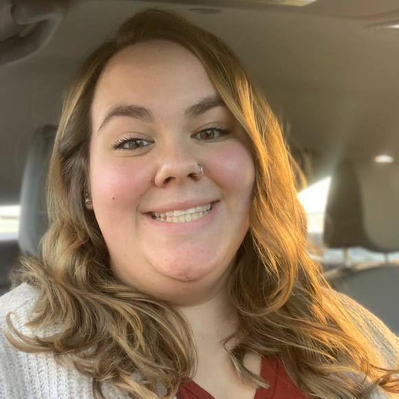 Marissa Bentler - Poshmark Profile Picture of Marissa Bentler (@marissabentler) on Poshmark