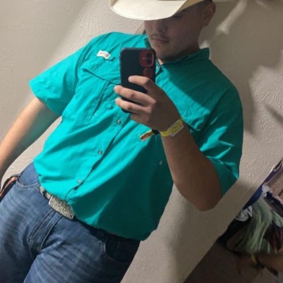 Profile Picture of Gonzalo Ramirez (@gonzaloramire) on Poshmark