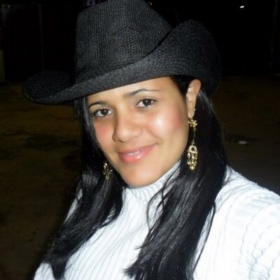 Profile Picture of Mônica Santana (@Monicashultz) on Twitter