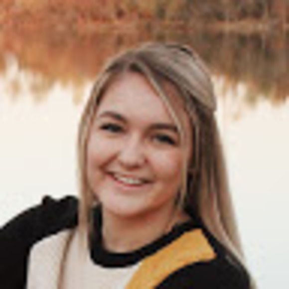 Profile Picture of Nicole Winsky (@nicolewinsky) on Poshmark