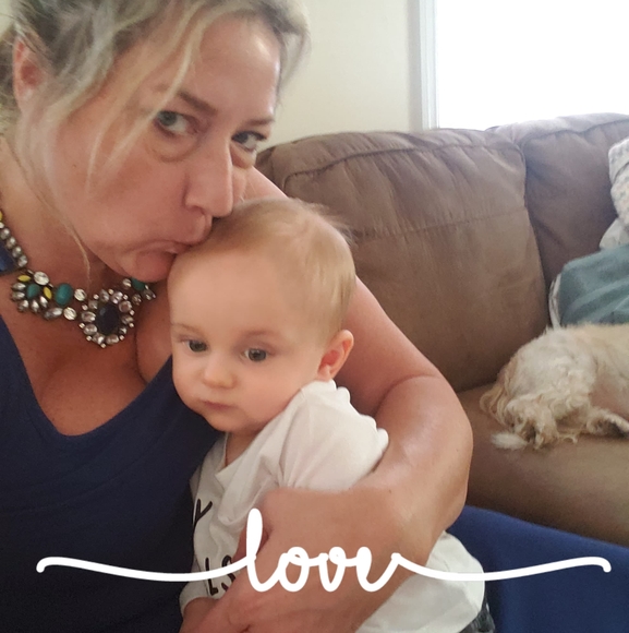 Profile Picture of Julie Neira (@juliemneira) on Poshmark