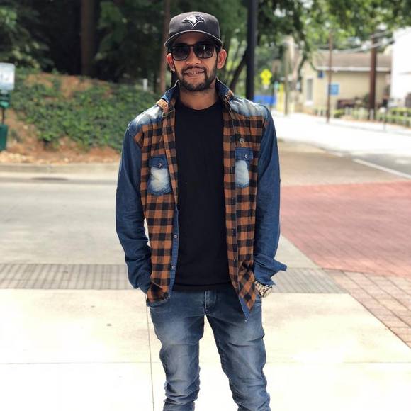 Hussain Miyaji - Poshmark Profile Picture of Hussain Miyaji (@hussainmiyaji) on Poshmark