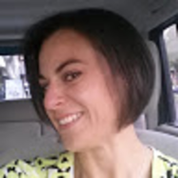 Profile Picture of Risa Kesselman (@just1risa) on Poshmark