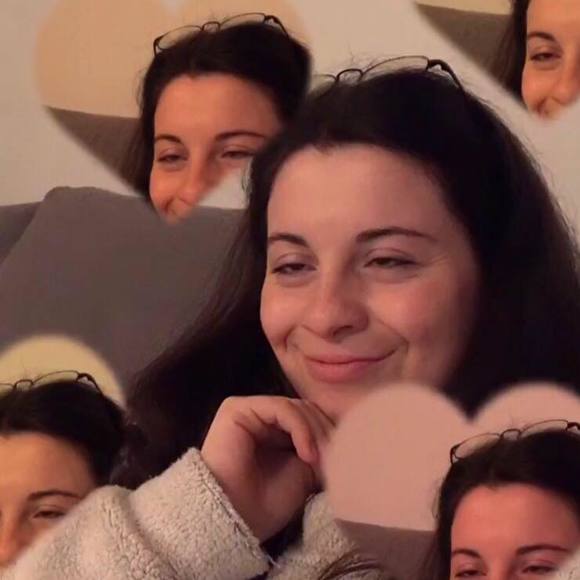 Profile Picture of Olivia Chigas (@ochigas) on Poshmark