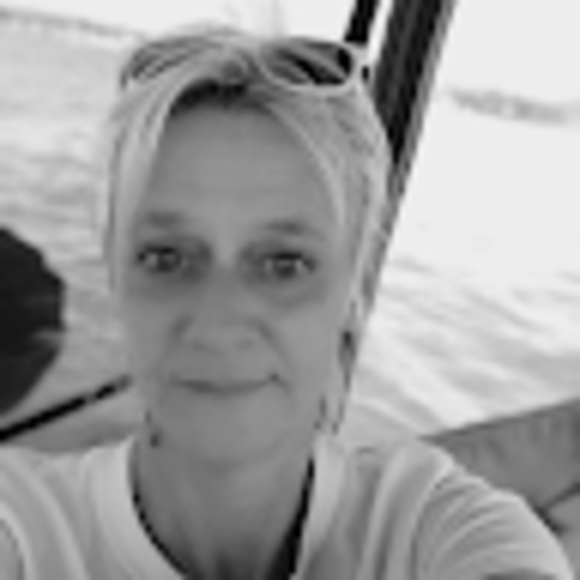 Julie Himmelreich - Poshmark Profile Picture of Julie Himmelreich (@juliehimmelreic) on Poshmark