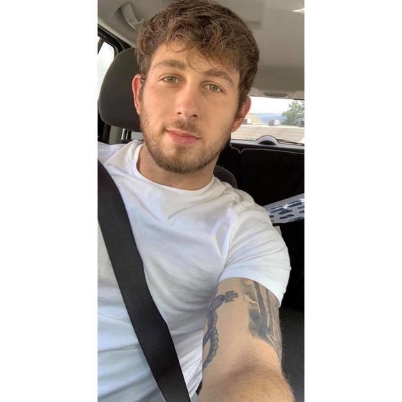 Profile Picture of Alex Nadeau (@anadeau123) on Poshmark