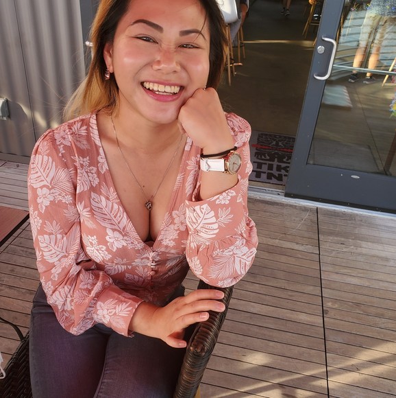 Profile Picture of Laura Manasseh (@lmmanasseh) on Poshmark