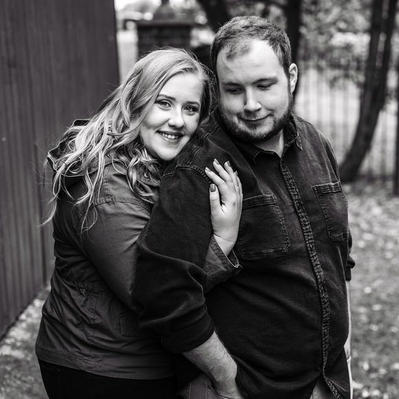 Profile Picture of Nicole Gsell (@nicupcake) on Poshmark